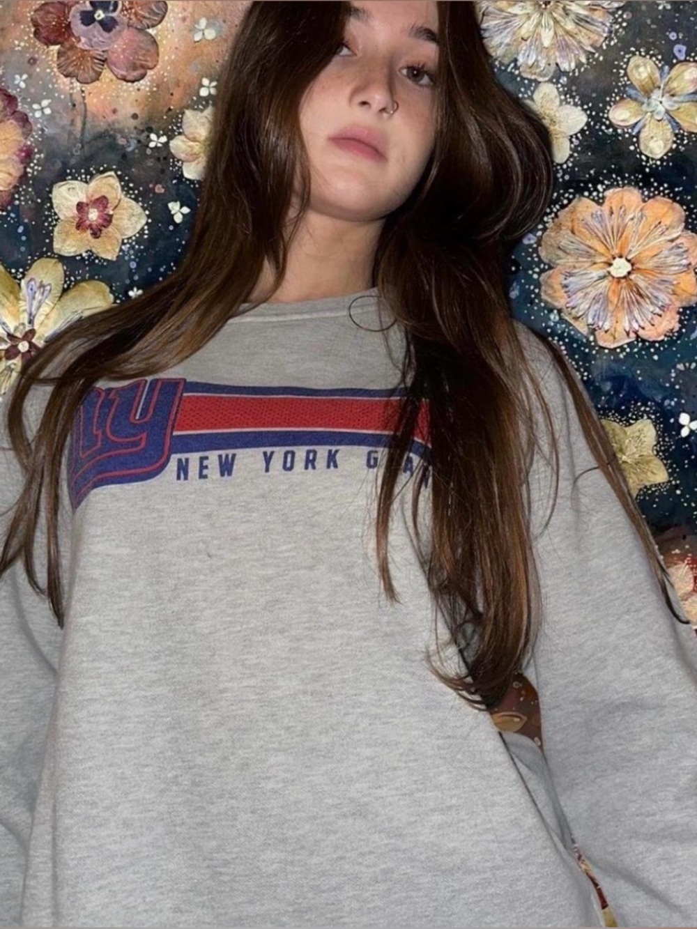 light grey New York Giants crewneck sweatshirt - Picture 6 of 8